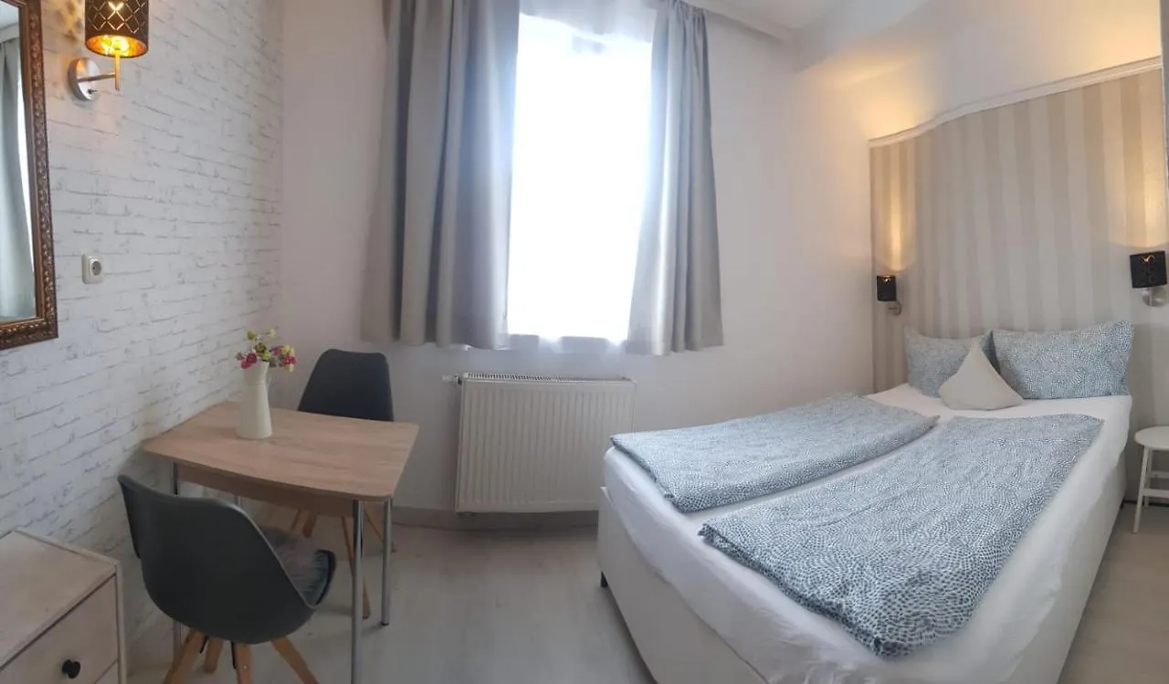 House La Neuschwanstein Blick - Budget City Hotel Fussen 2*,