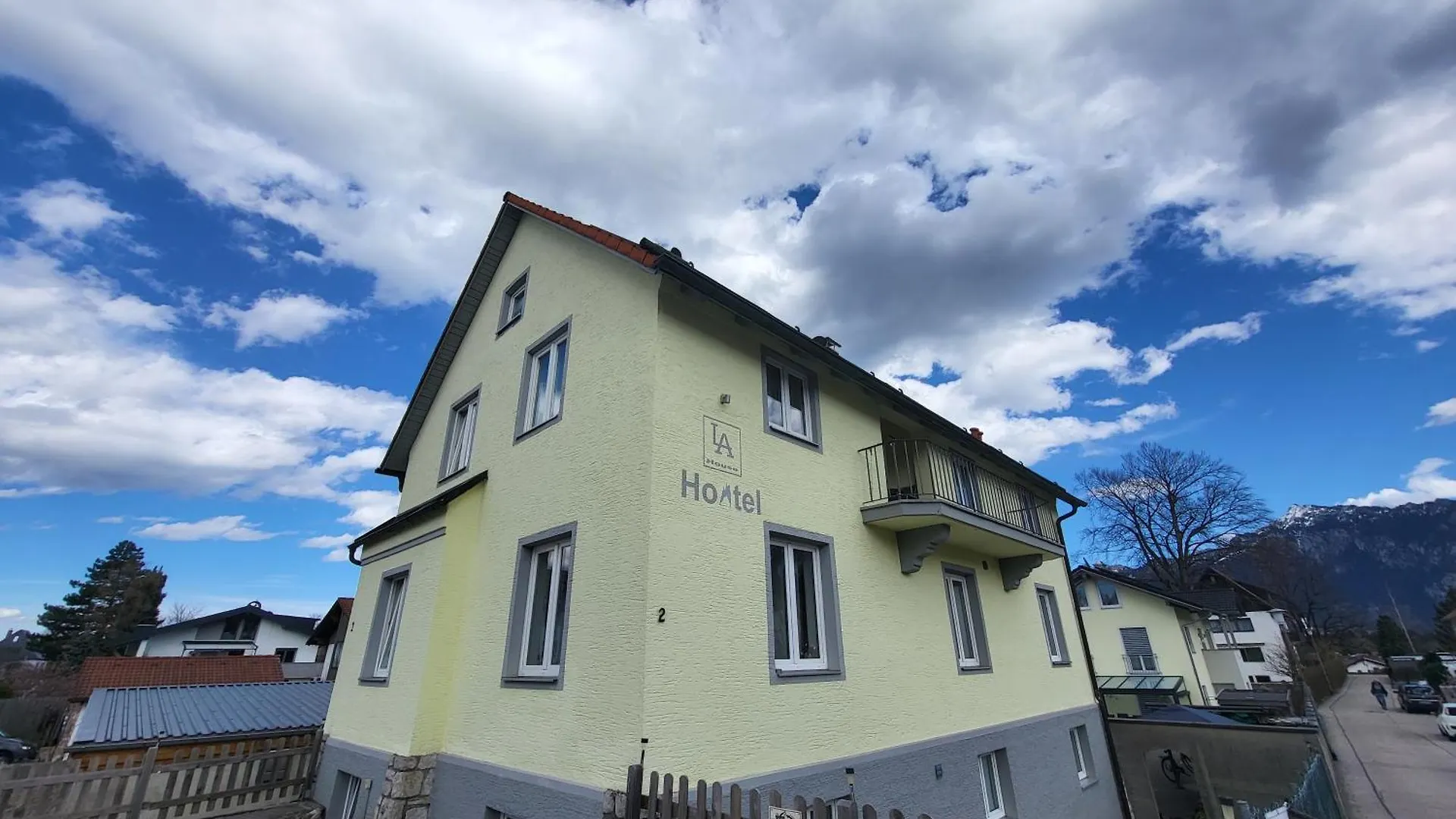 House La Neuschwanstein Blick - Budget City Hotel Füssen
